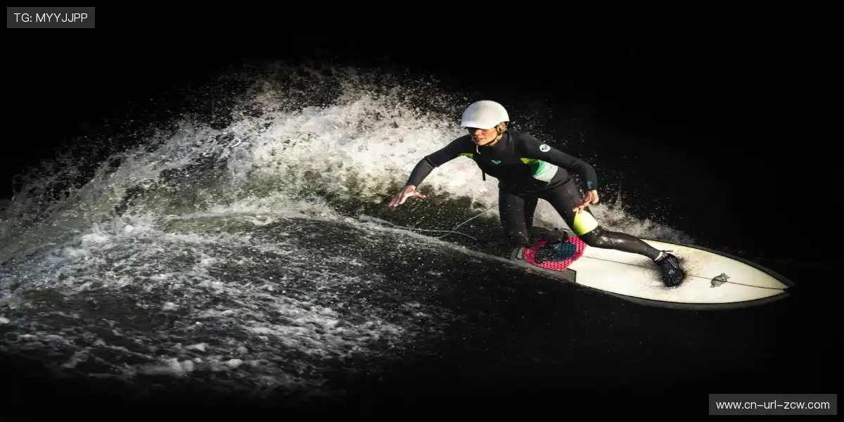 ⚽ 赛场硝烟弥漫，下一秒就将载入史册，史诗对决不容错过！📖